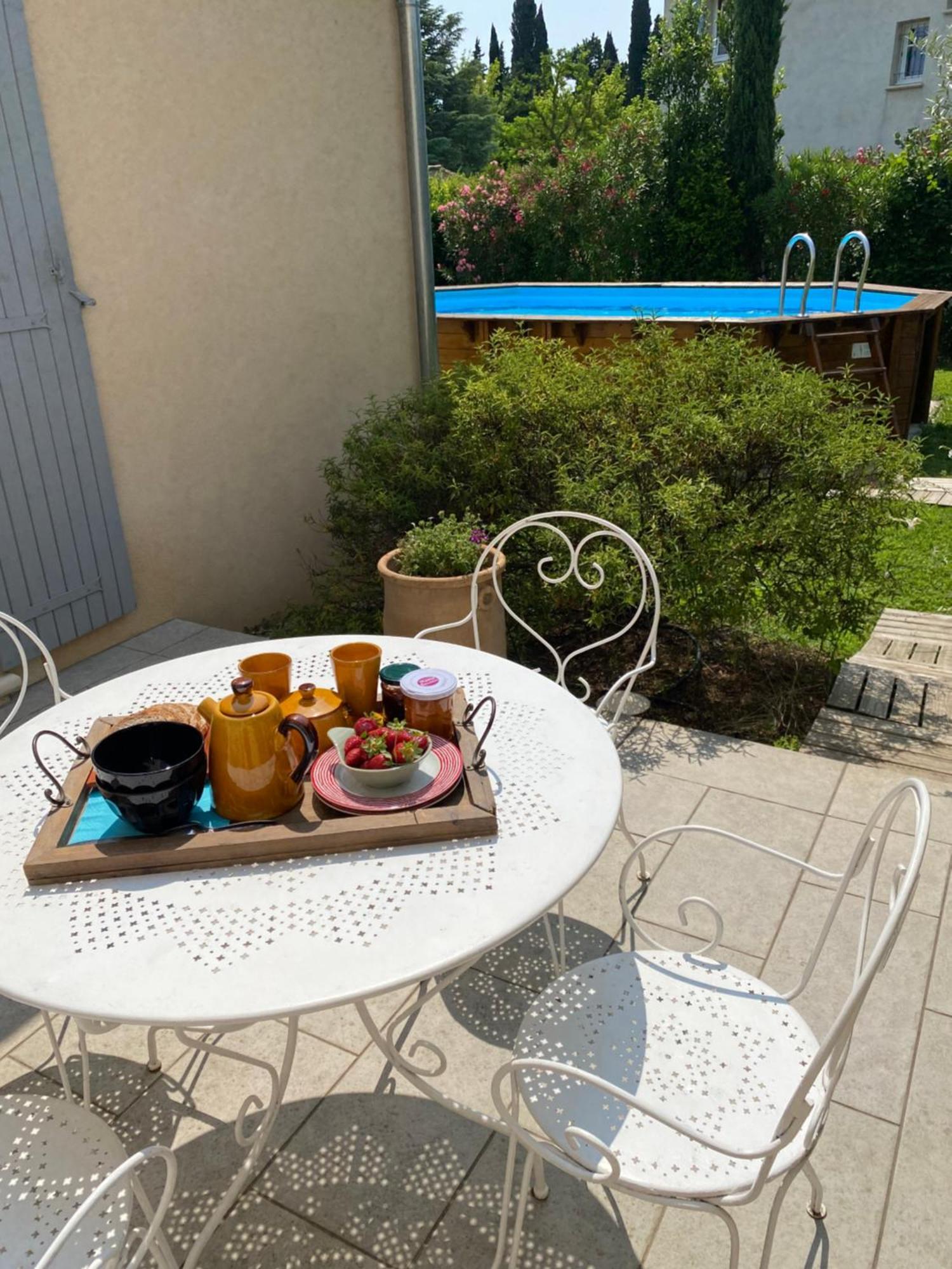 아우비그난 Chambre D'Hotes Le Jardin Des Cigales B&B 외부 사진
